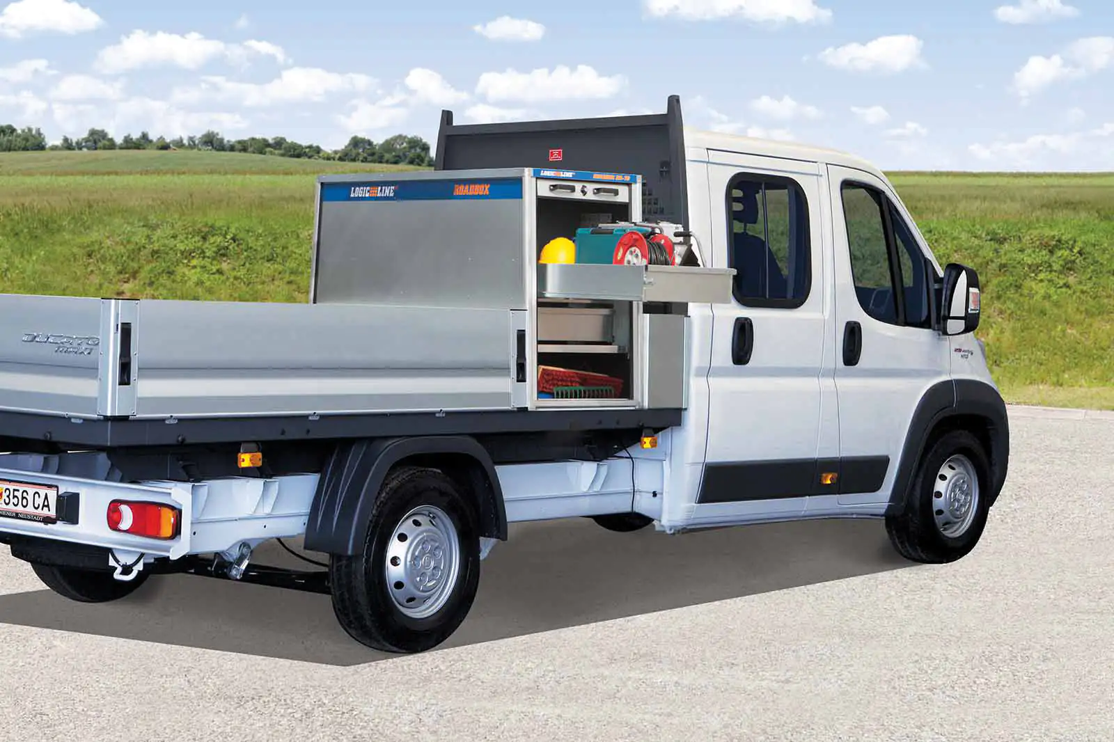 More order with boxes on the Fiat Ducato