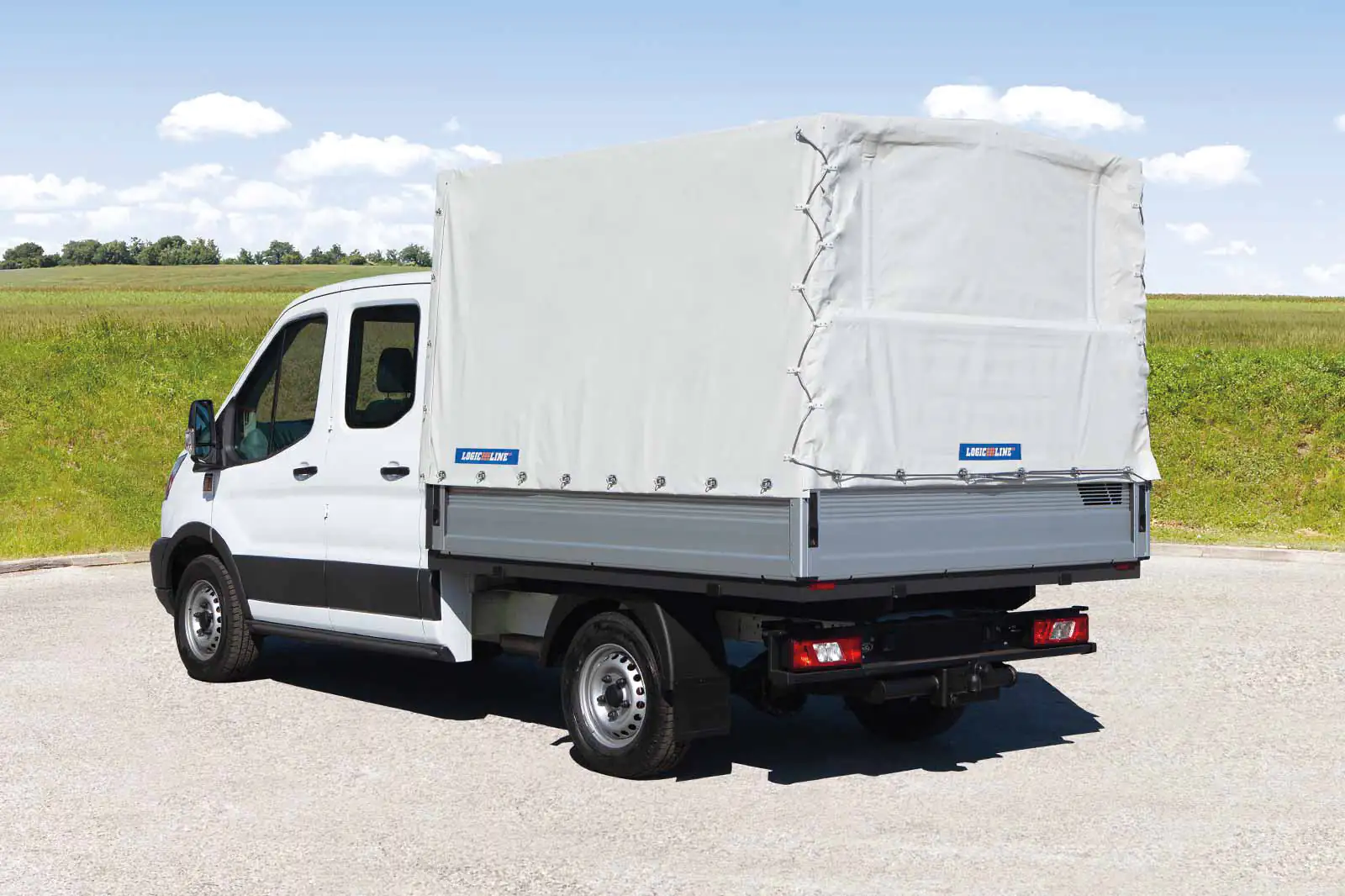Ford Transit and E-Transit: loading area cleverly covered