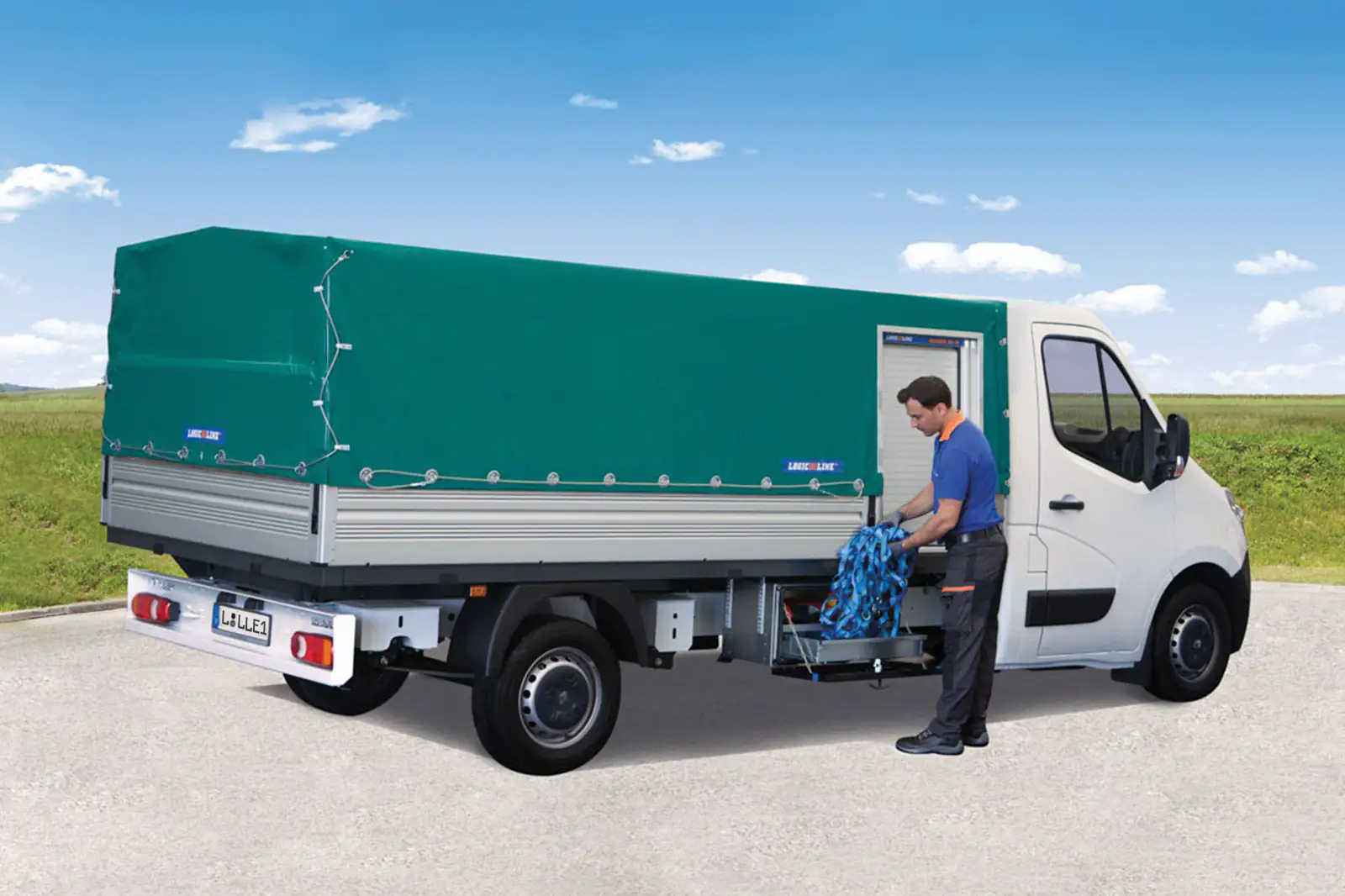 Tarpaulin/bracing hoop structure for the Renault Master