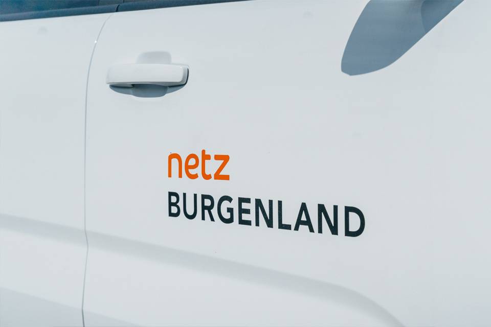 Netz Burgenland pickup truck